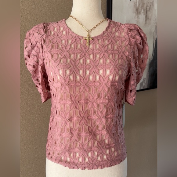 Pink embroidered puff sleeve top - Picture 9 of 9